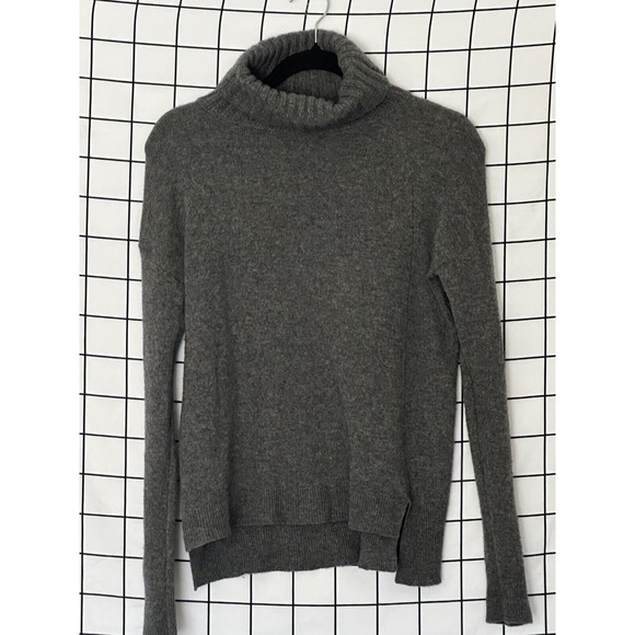 Halogen Sweaters - Halogen Sweater Womens Small Gray Cashmere Turtleneck Long Sleeve